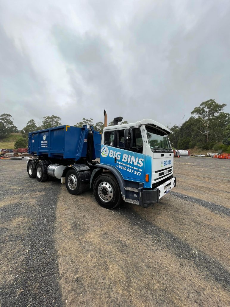 Twin Steer Hook Truck